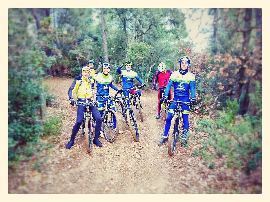 JordiAUGUET's tweet photo. Avui rampes del 20% amb @DavidRoura6 @professorquimi #xals #lluisbaixes #gaspar #gabi,bona sortida amb #btt #orenetes http://t.co/TCpqMaOl2c