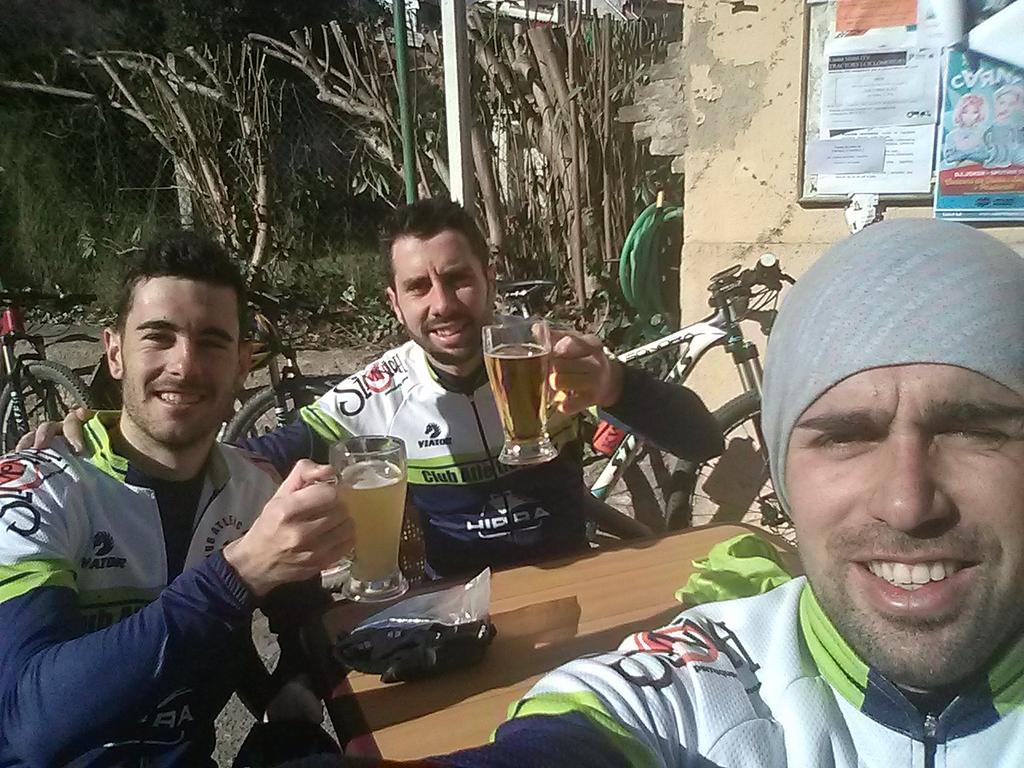 JordiAUGUET's tweet photo. Avui rampes del 20% amb @DavidRoura6 @professorquimi #xals #lluisbaixes #gaspar #gabi,bona sortida amb #btt #orenetes http://t.co/TCpqMaOl2c