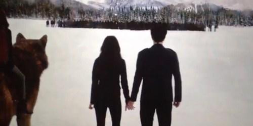 TwilightSagaINA's tweet photo. "I won't let them hurt my family." -  Edward #BreakingDawn http://t.co/pOmK8dfi05