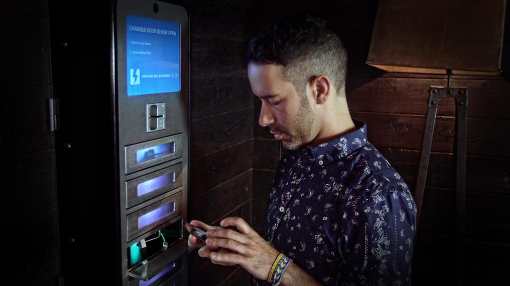 brightboxcharge's tweet photo. We are in Orlando .@AHLEI We would love to show you the Must-Have Hotel Amenity #SecureCharging #trends #hoteltrends http://t.co/LJh2eDKffu