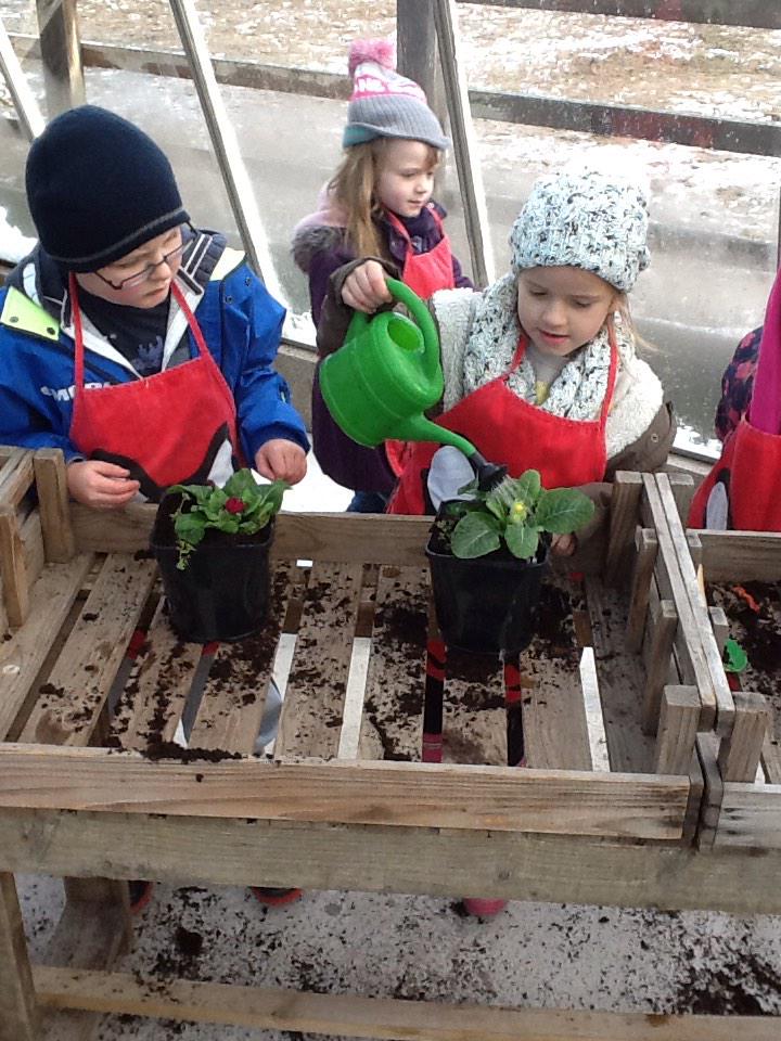 Kingsfoldschool's tweet photo. Class 2 had a fantastic day yesterday at @bring_wellies. More pictures to follow... http://t.co/Ab7F3080ur
