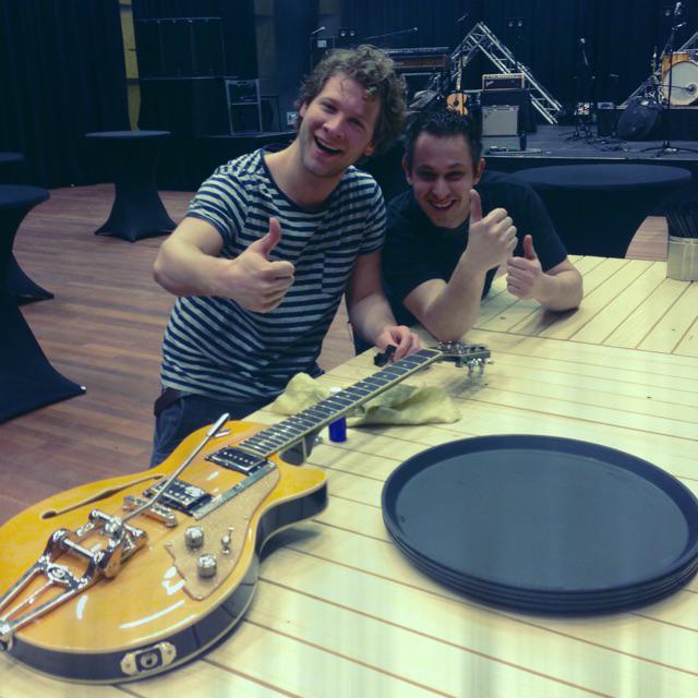 #showbizz
<a href="/micheltenhage/">Michel Tenhage</a>: Ook dit hoort er gewoon bij, menschen ! <a href="/Basschouten89/">Bas Schouten</a> ”