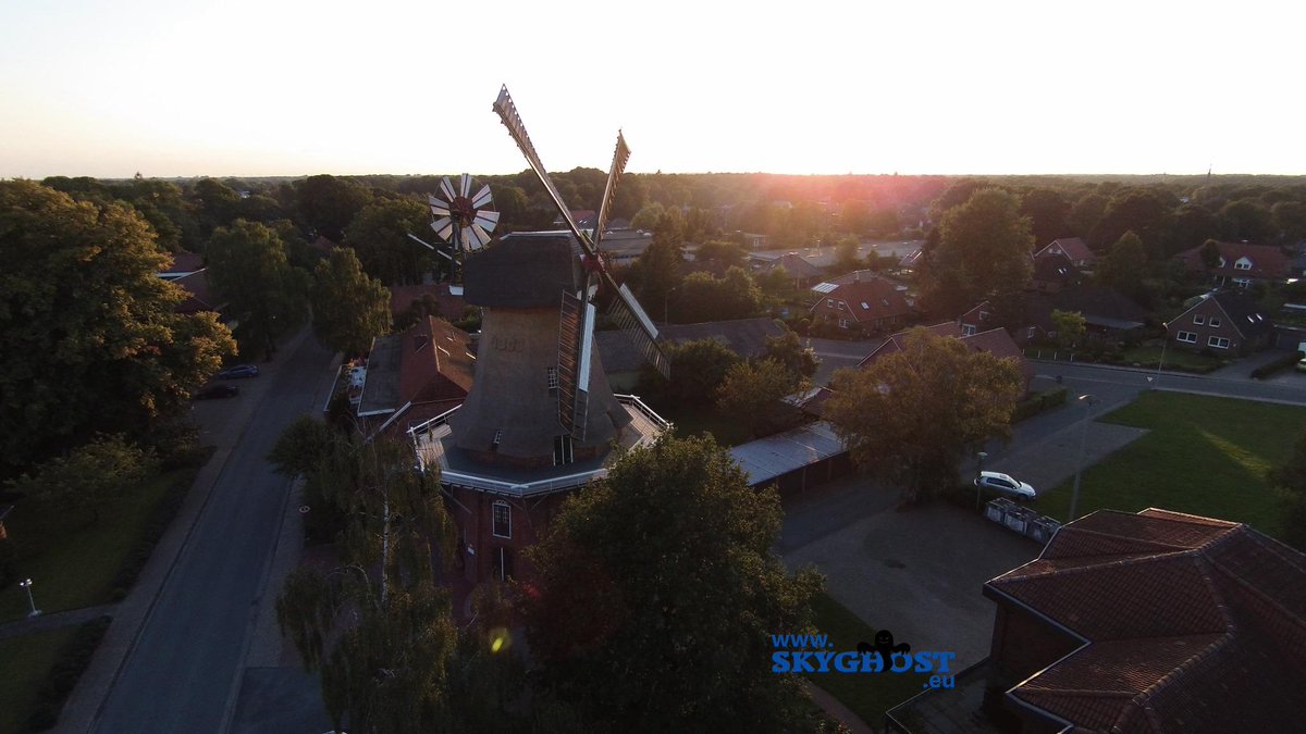 skyghost_eu's tweet photo. Nice! #Remels #Uplengen #Ostfriesland #Luftbild http://t.co/CeIZymu8Jx