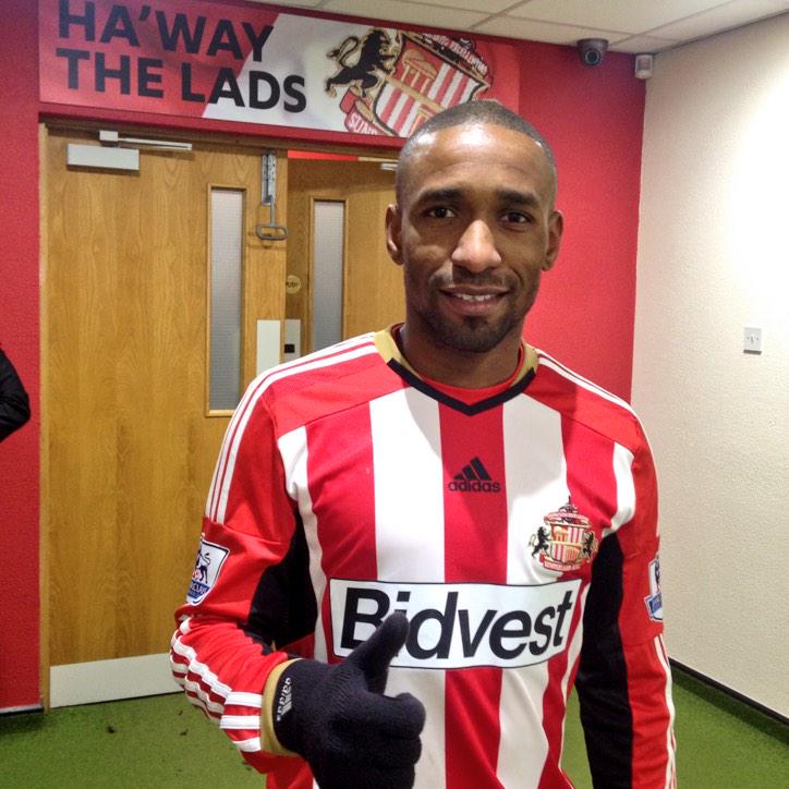 JERMAIN MAN: Big smiles from <a href="/IAmJermainDefoe/">Jermain Defoe OBE</a> in the tunnel after netting his first goal for #SAFC