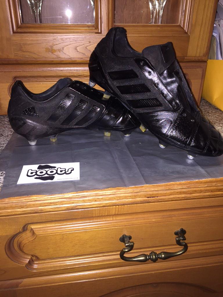 tonywhitaker14's tweet photo. Black outs complete !! #NitroCharges #AllBlackEverything @tootsbootsuk http://t.co/BzFU8iLgtV