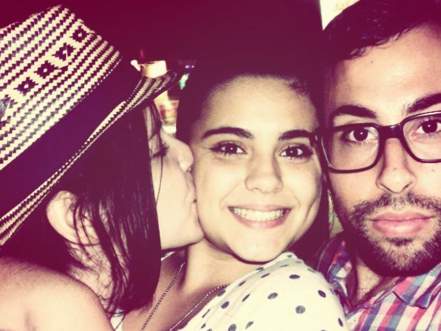 Anu_Chii's tweet photo. Se me fué mi fotografa , mi ñiña de mis ojitos,pero aunque estes lejos, te quiero igual♡ @Lucy_Namy http://t.co/TGwnvDhs3Y