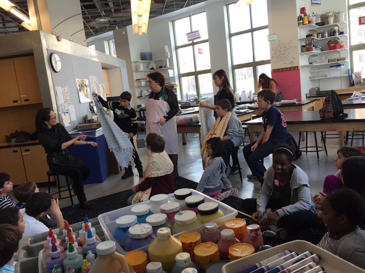 ozelsezinokulu's tweet photo. @ozelsezinokulu students present the Ottoman Culture to theFifth grade students of The School at Columbia @The_School http://t.co/9rhGijT0wF
