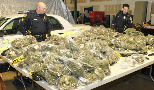 devinopacino's tweet photo. “@WeeedPorn: FAV if you cried😭 http://t.co/GRNtlMIVYT” Total Bullshit. They probably sold half of it💯