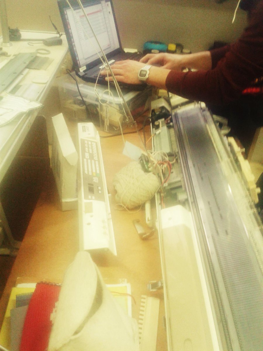 pomeriggio di hacking, riprese in <a href="/wemakecc/">wemake.cc</a> con <a href="/costantino/">Costantino Bongiorno</a>

<3 :-)