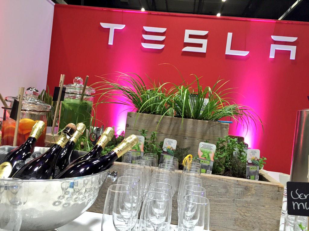 matbe81's tweet image. Tesla Motors New Year Party #TeslaClubBE #teslamotors