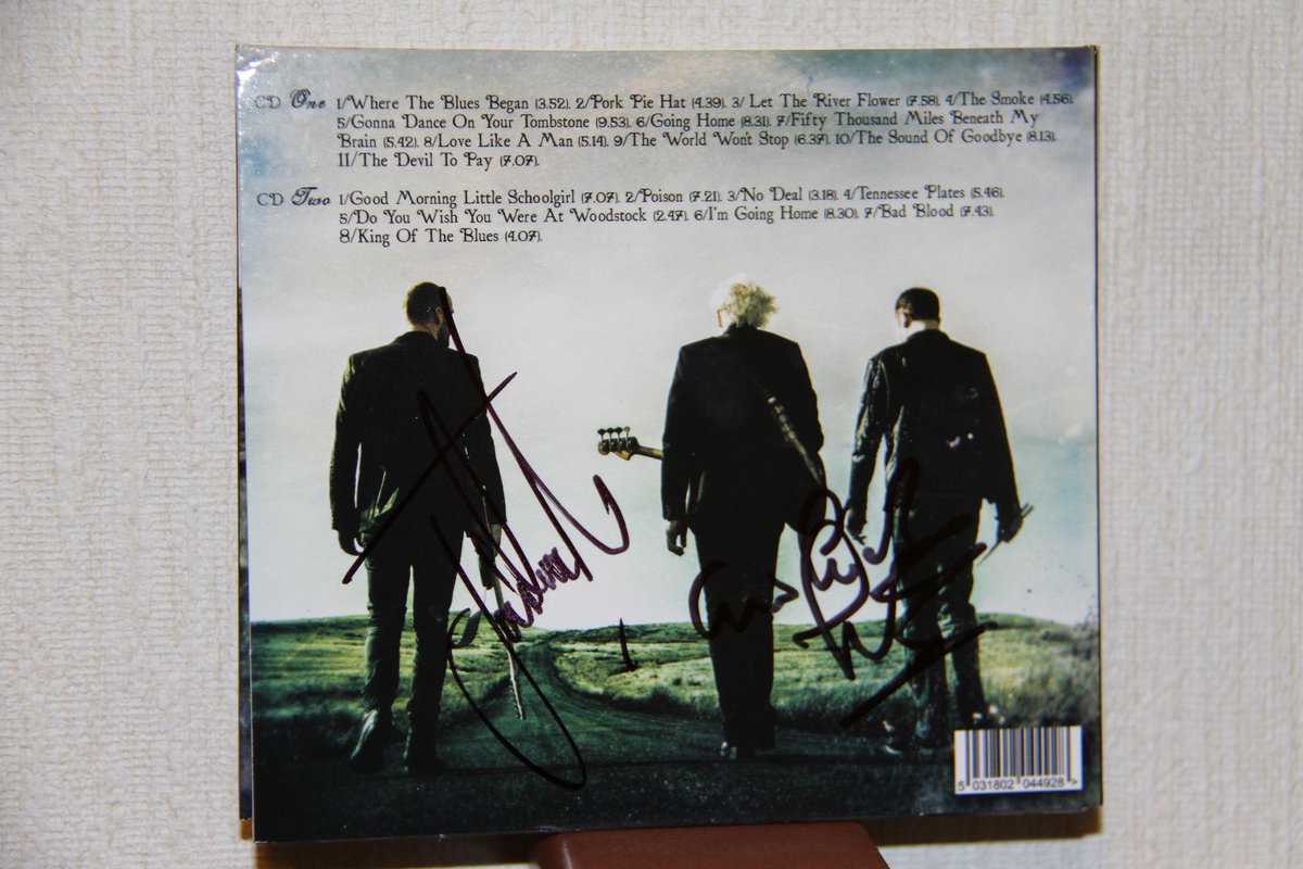 <a href="/10070split/">HundredSeventySplit</a> <a href="/LeoLyonsBass/">LEO LYONS</a> @JoeLRGooch <a href="/StudioDamon/">Damon sawyer</a> Thank you very much for your signatures on the cover of back.