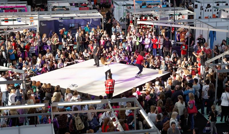 MOVEITSHOW's tweet photo. Dying to perform at #MOVEIT ? #FreestyleStage returns - you can sign up on the day. Flooring by @DanceFloors #dance http://t.co/c1TfWwXyd7