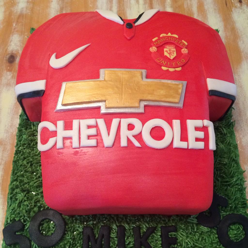 tadacakebyJody's tweet photo. #manu #manunited #manucake #shirt #cake #nike x http://t.co/rqi7Wj26rb