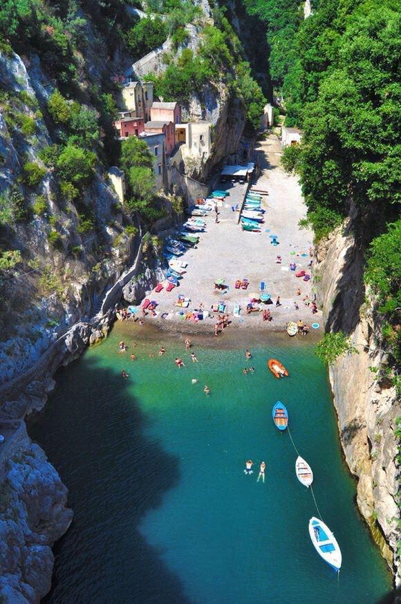 ChiIIVlbes's tweet photo. Hidden Beaches tho 😍👌 http://t.co/l8AAIPUEhT