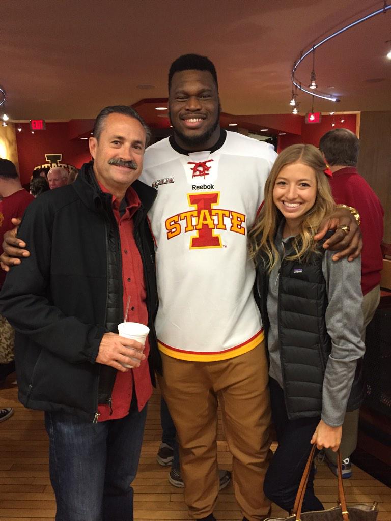 larrylongdds's tweet photo. Saw a pro today and some future pros @KOsevendeuce @NazzyJLong with @mariahh_long10 http://t.co/Zckeql2wN2