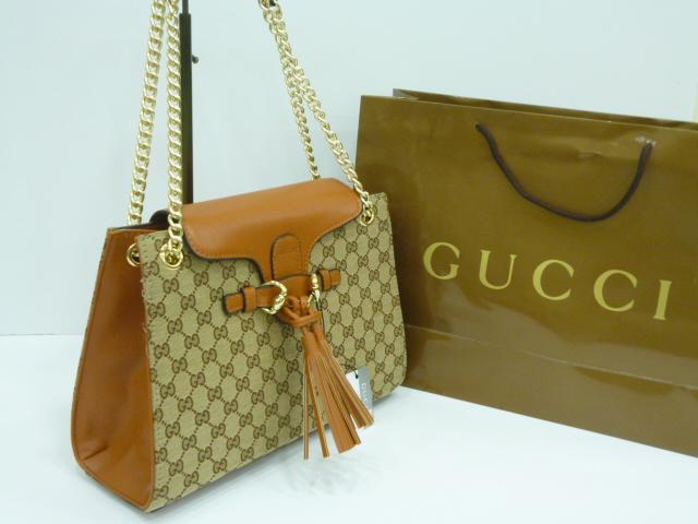 shop1_n's tweet photo. قوتشي ب ٢٦٩ ريال http://t.co/U7VffFgaH8
