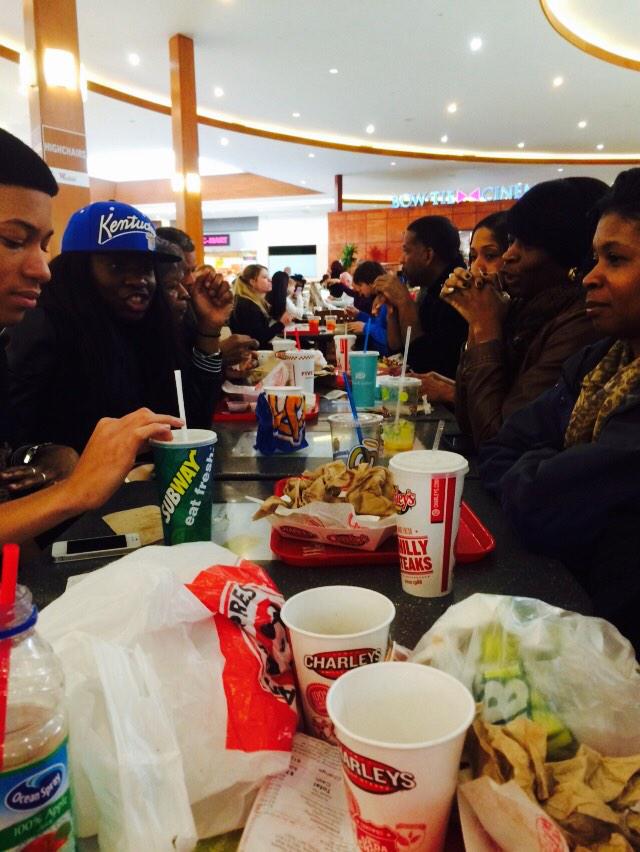 jay_468's tweet photo. Squad http://t.co/VSnUY5rJbk
