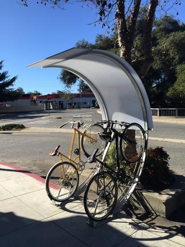 bikearc's tweet photo. Check out Caltrain at the downtown Palo Alto stop in the background. Multimodal transit anyone? @caltrain_news http://t.co/cO3OpFQdV8