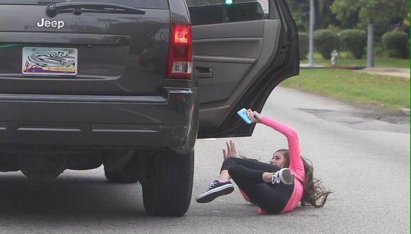 WHEN YOU GIVE SOMEONE THE AUX CORD AND THEY PUT ON COUNTRY MUSIC