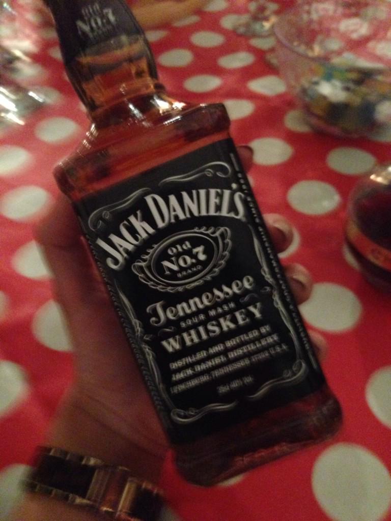 _EllieRS's tweet photo. @CarmelP92 Were waiting for you😏🙊 xxxxxx http://t.co/8jGS2rJzRq