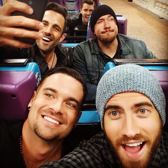 glee_pics's tweet photo. “@MarkSalling: Coaster full of bros @ryanrottman @alixwilliam @tannerbeard #epicparty #superbowl #shouldb… http://t.co/H8U7BiaR8s”