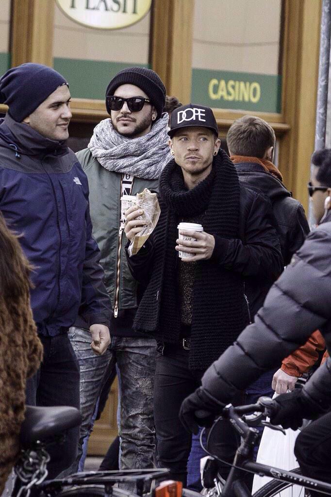 SaulibertsLove's tweet photo. Sauli: 👀😋
Adam: 😎😏 http://t.co/Ymu0i6yKx0