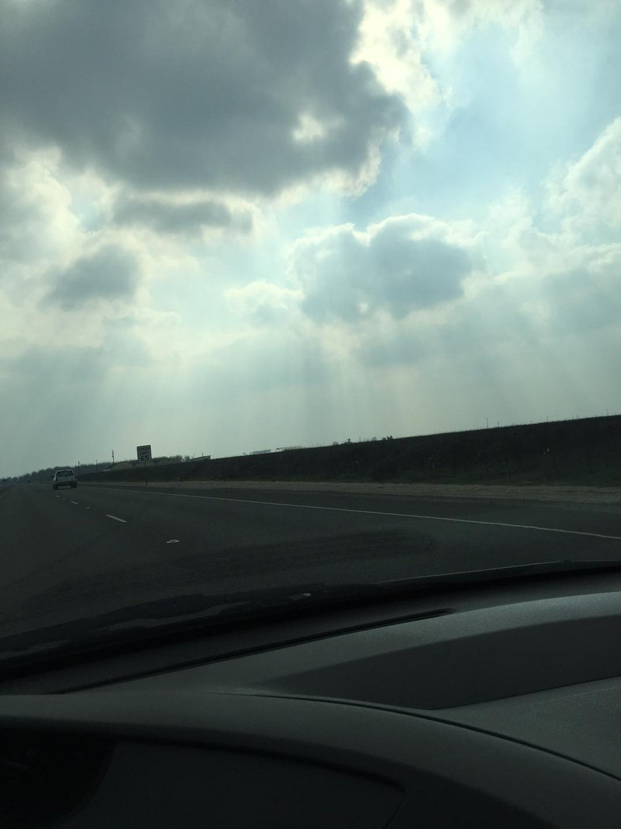 javer03's tweet photo. Rayando el sol!! http://t.co/w6pxce7ACC