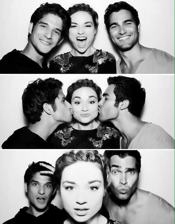 CrystalMReedCL's tweet photo. I like hoechlin more :// http://t.co/tingesU1Vo