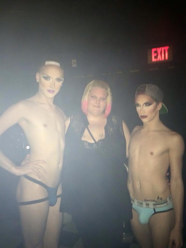 WClementino12's tweet photo. @DragQueenGalore snap for the queens http://t.co/S5W75LB5qy