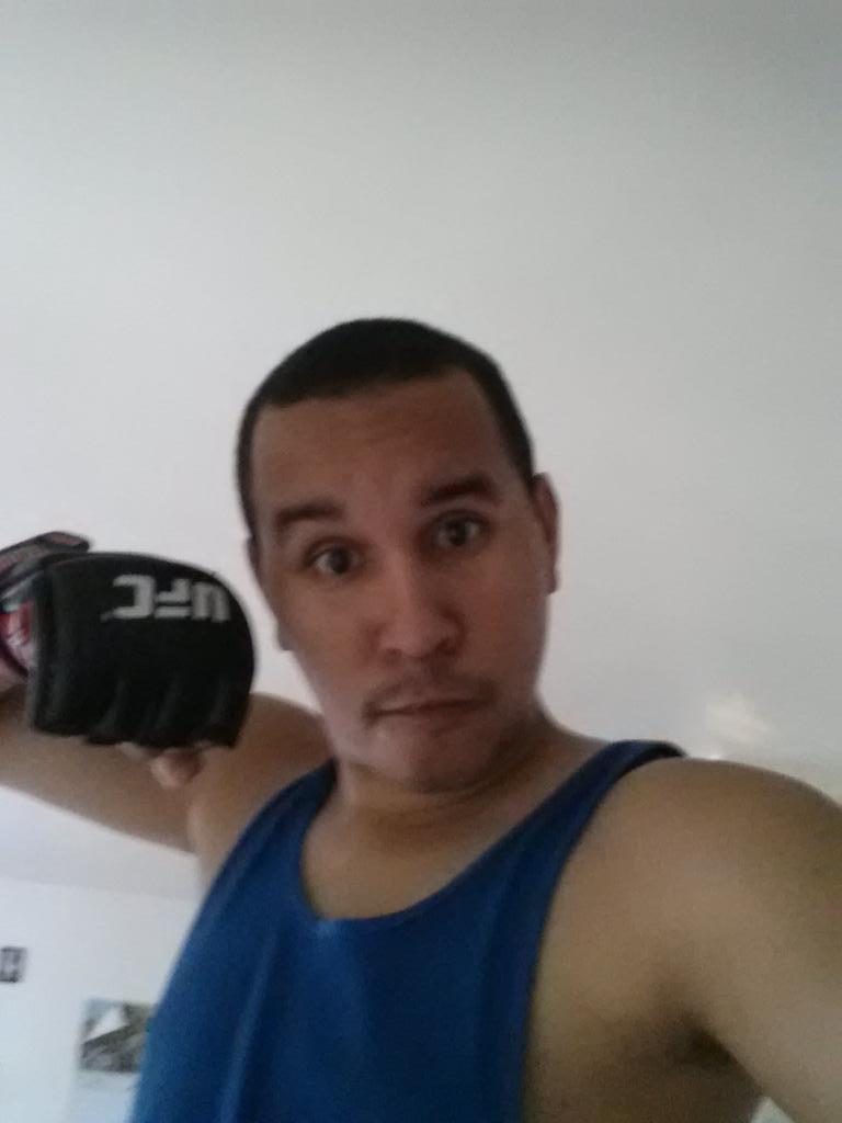Heganzzz's tweet photo. @huntercochran10 #FistsToFaces #TeamFannyPack http://t.co/C2fdrmnqOS