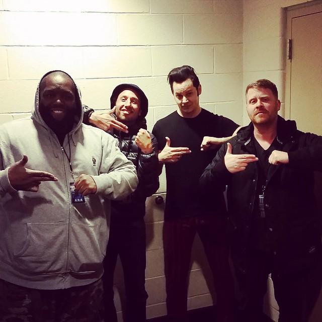 10voltarmy's tweet photo. Holy shit this is awesome #rtj2 #JackWhite #runthemjewelsfast @runjewels http://t.co/k01mYCjm4V