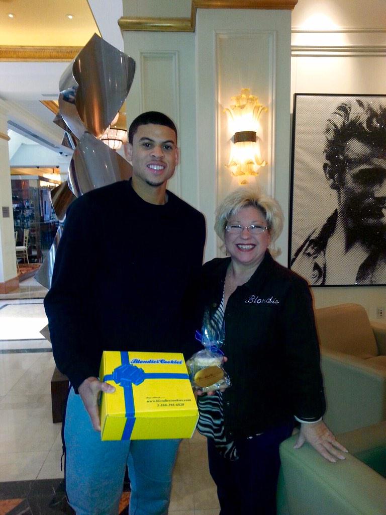 RayMac3's tweet photo. Thank you Blondie &amp; @BlondiesCookies for the best cookies in the world!! http://t.co/1r0tJEh6pe