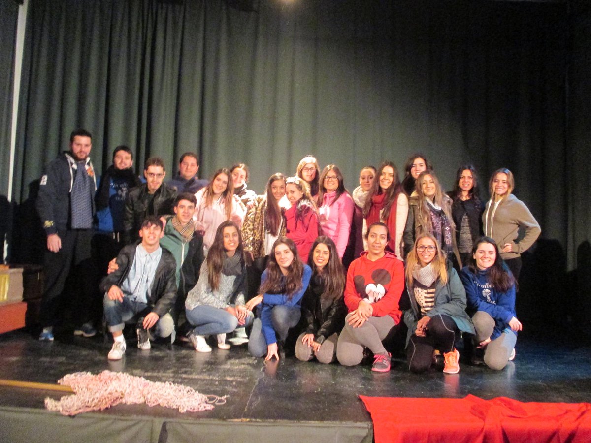 pepluque's tweet photo. Todos conjurados hoy por sacar COÉFORAS @InAlbisTeatro ALMERÍA 10FEB ¡¡Fortuna audentes iuvat!! http://t.co/mGQbpjKOjB