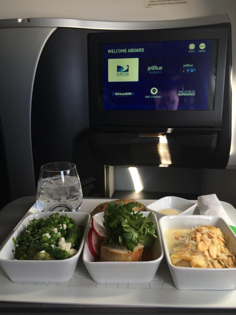daisytahan's tweet photo. Green goddess salad, porchetta, and a wild mushroom crepe from #saxonandparole yum!! #jetblue #mint 😍 http://t.co/Ty2KhcOhsP