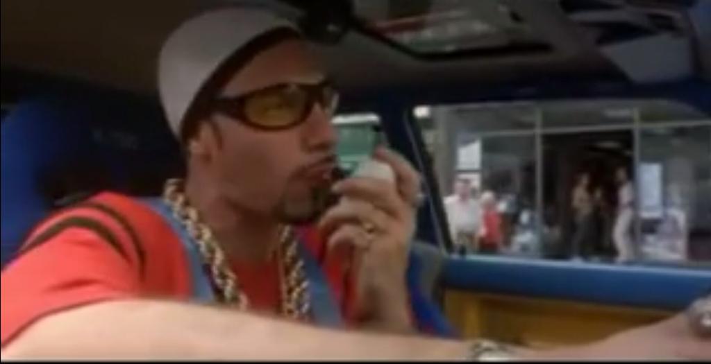 filmaniakos's tweet photo. "Hola hijos de puta pupupupuputa hola hijos de puta pupupuputa votad a la G al hijo puta G¡soy yo el hijo de puta G!" http://t.co/ZcMoQVxTef