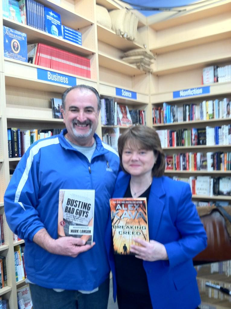 BustingBadGuys's tweet photo. It was great to meet New York Times best selling author @AlexKava_Author at @BookwormOmaha @ConciergeMktg http://t.co/AyRuw3osKO