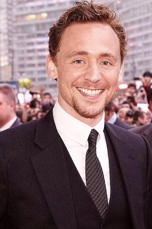 heliveforme1's tweet photo. Goodnight with Tom!! #TomHiddleston @twhiddleston #beautiful #loveyou #goodnight #perfect #eyes #smile http://t.co/HGzjQ7BLOi