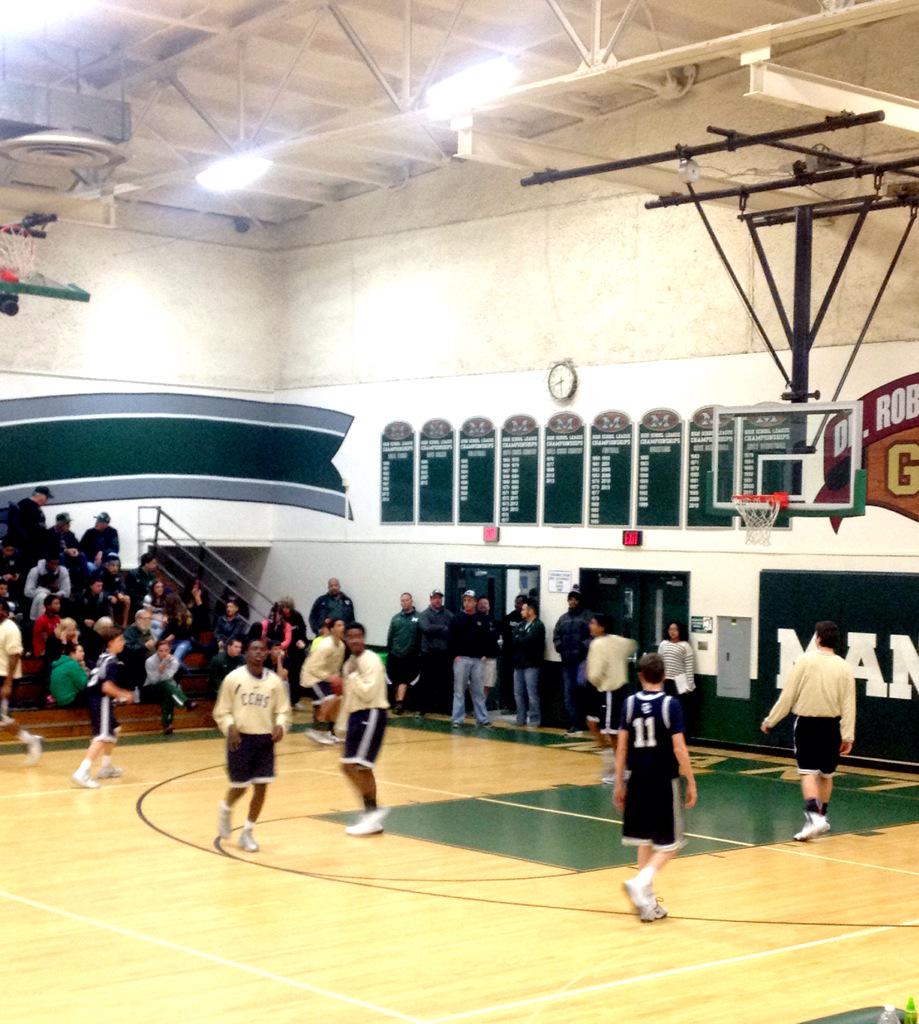 CCRaiders_BB's tweet photo. More late post pics from Boys JV vs. Manteca on 1/15/15 http://t.co/1pL2bWLfwx
