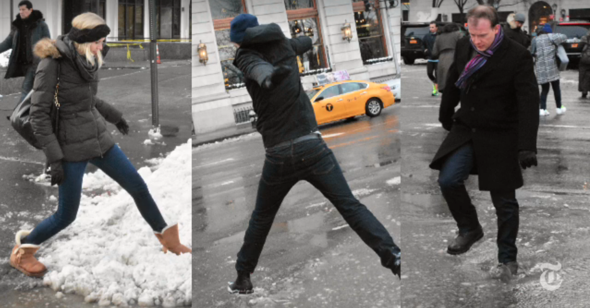 nytimes's tweet image. The ballet of puddle-jumping, kids in Central Park and more scenes from NYC's snow day nyti.ms/1tIbZnZ