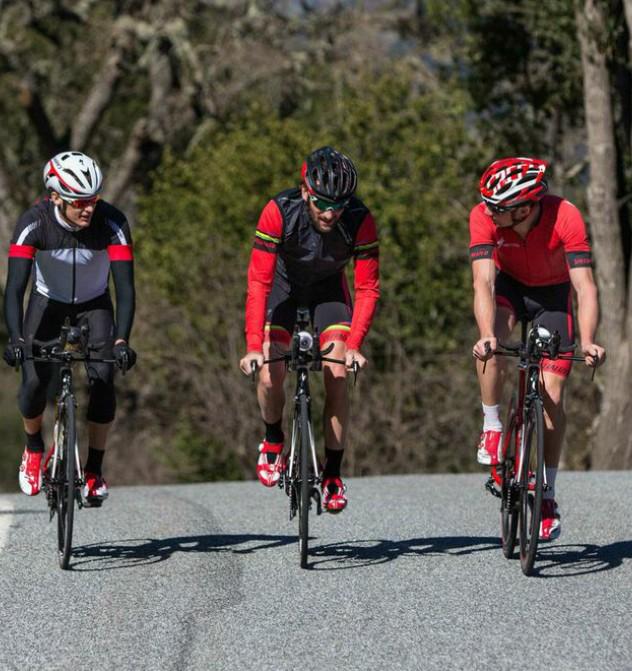 trithedon's tweet image. Riding in the California sunshine with @bhoffmanracing @tribrentmcmahon #iamspecalized live it !