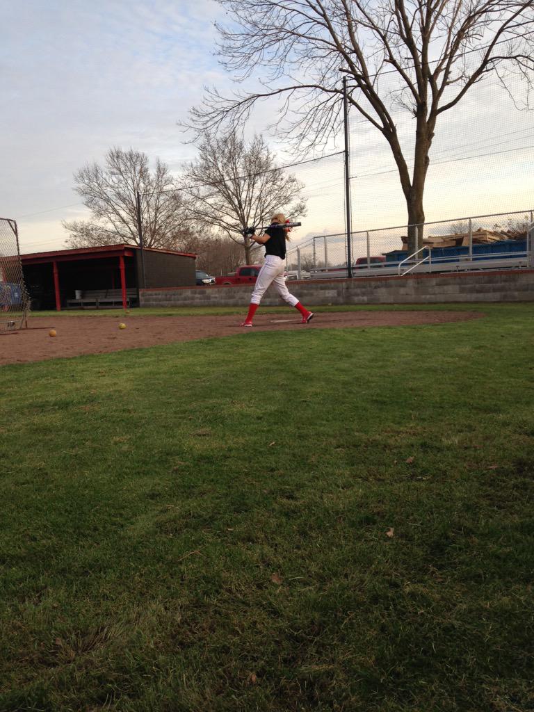 msdeltasoftball's tweet photo. practice makes perfect http://t.co/xgNk08SJqP