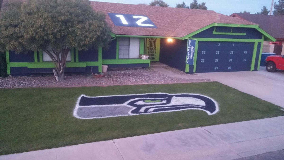 AshtinFitzwater's tweet photo. @SupercrossLIVE. Check out my @Seahawks House in Chandler, AZ!!! #SXonFOX http://t.co/IRmXvPk4Yt