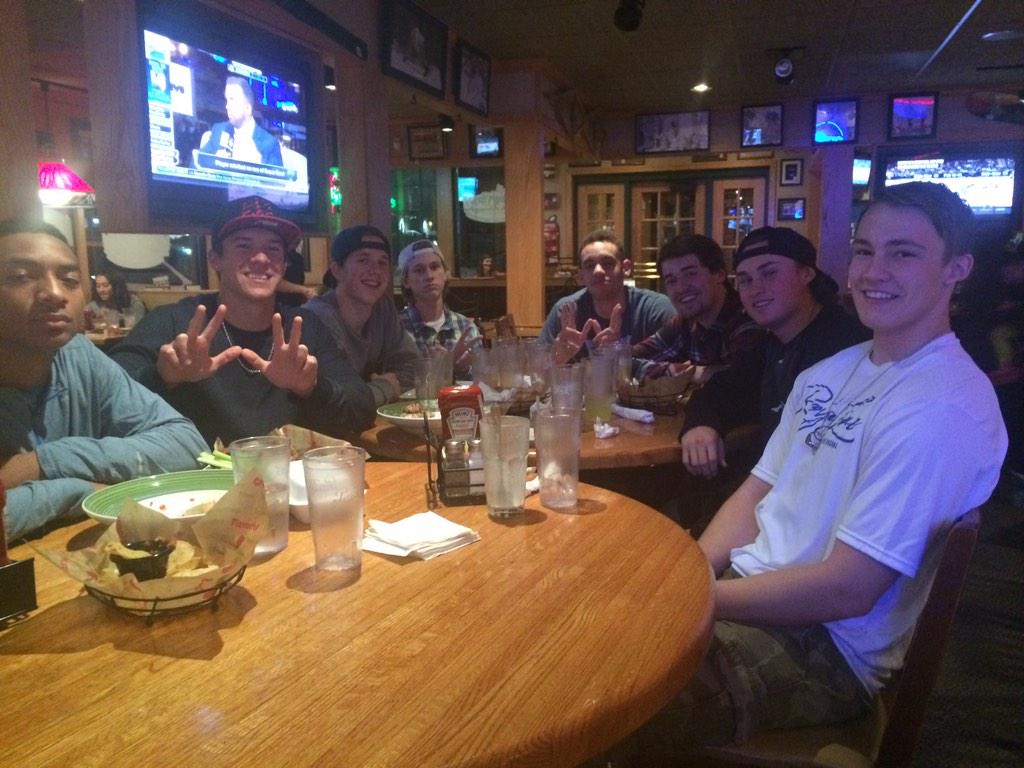 chizzyychayy's tweet photo. Happy birthday to this homie🎊🎉! Congrats on Mesa⚾️⚾️ http://t.co/K8wkjf9zsp