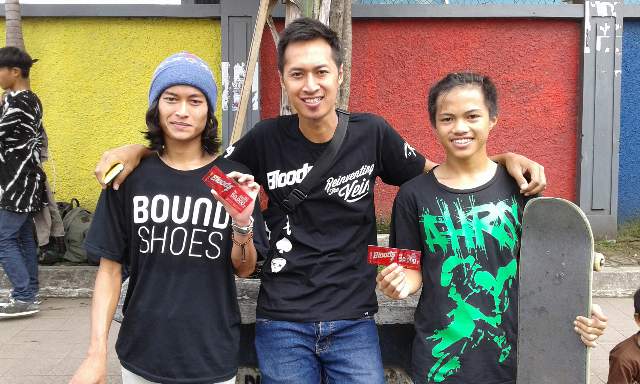 <a href="/bloods_garut/">Bloods Garut</a> go to CFD-Garut with <a href="/BoundShoes/">Bound Shoes</a> bikin game tricks bareng skateboarder Garut &amp; congrats for the winner