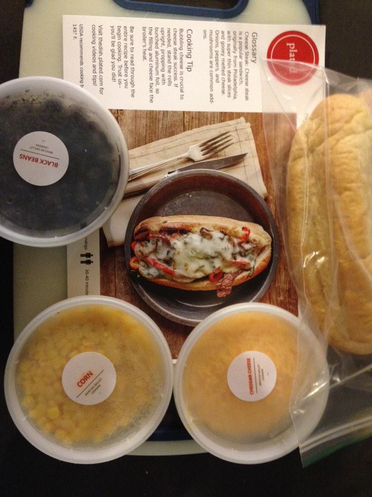 KileyRiffell's tweet photo. @plated trying to figure out how to make a Philly Cheese Steak with beans &amp; corn #platedfail #platedpics #badtimimg http://t.co/RJjGy1vSeR