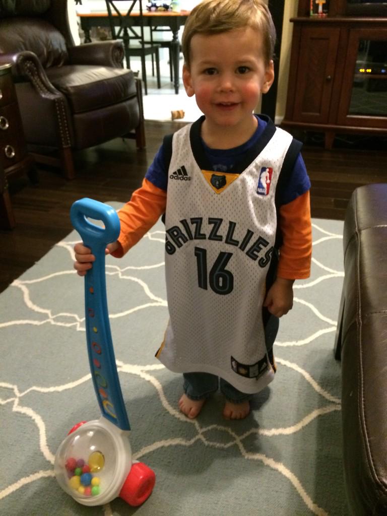 DavisMartinWebb's tweet photo. Daddy says #Grizz need to "whoop that trick" but I don't know what that means. So #GoGrizz ! http://t.co/QHpt7s9eJd