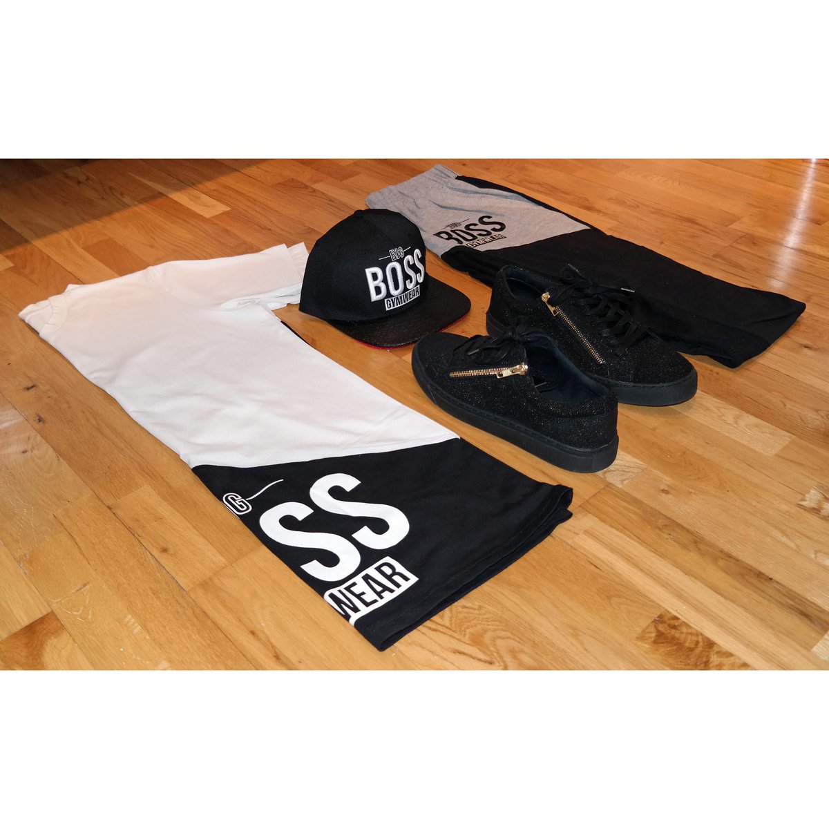 VQFITarchive's tweet image. RT if you'd rock this outfit! The entire Contrast range is NOW ON SALE! bigbossgymwear.com
