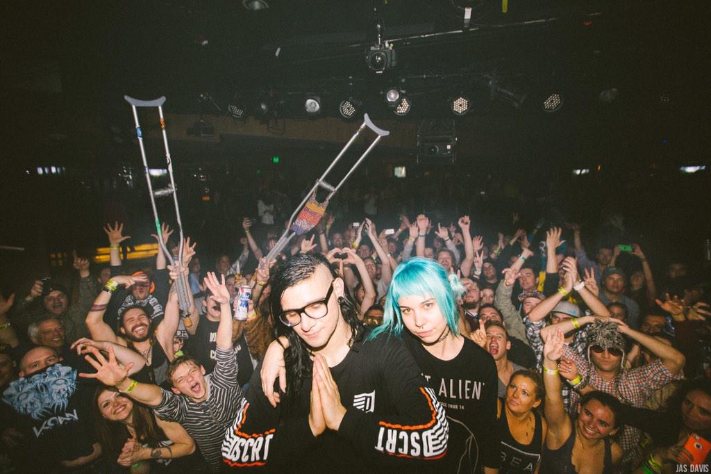 Skrillex's tweet photo. Shout out to @hi_mija n dude who rave in crutches 🙏🙏🙏 http://t.co/6oeqq5kSOW