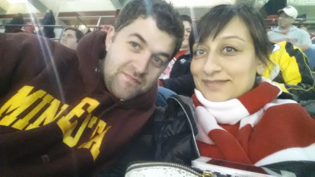 JonSchefers's tweet photo. Mixed relationship #Badgers #Gophers http://t.co/7x5skHTw4Z