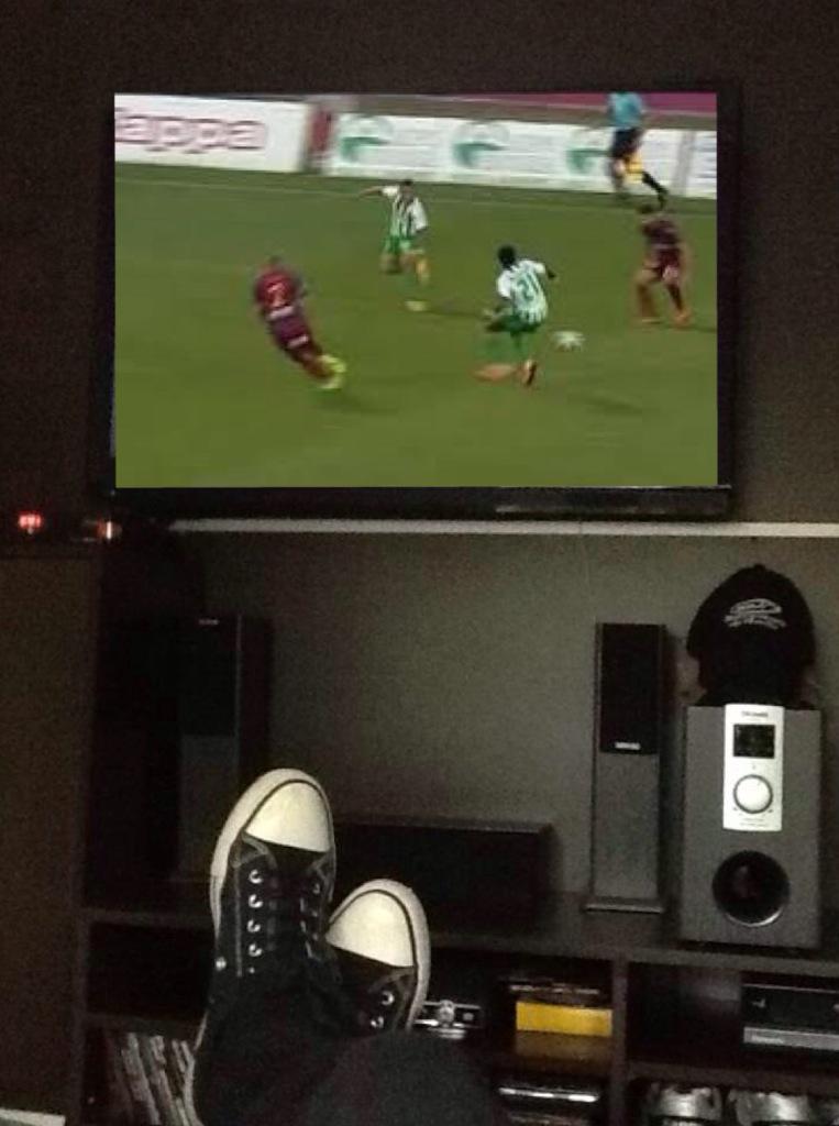 levadiakosfans's tweet photo. No pos aqui viendo el partido del Levadiakos http://t.co/WTzqvScdJh